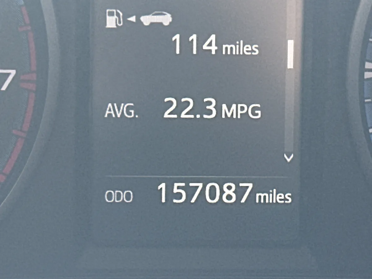 2018 Toyota RAV4 LE thumbnail 2