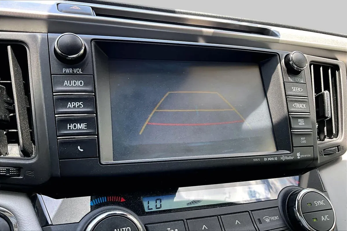 2018 Toyota RAV4 Limited thumbnail 25
