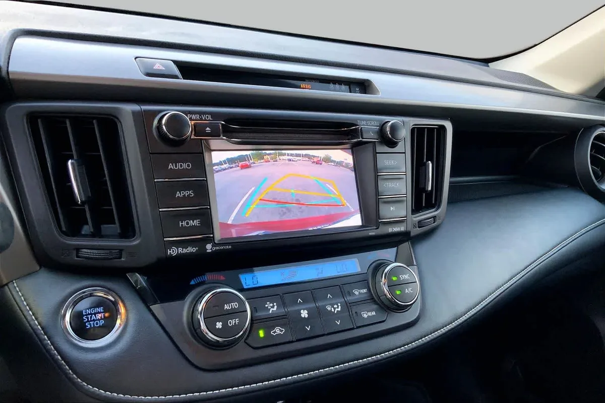 2018 Toyota RAV4 XLE thumbnail 28