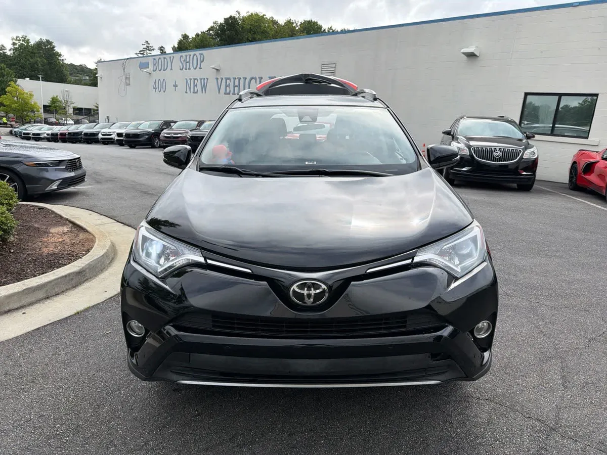 2018 Toyota RAV4 XLE thumbnail 15