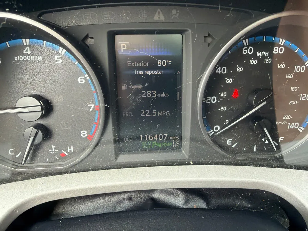 2018 Toyota RAV4 XLE thumbnail 2