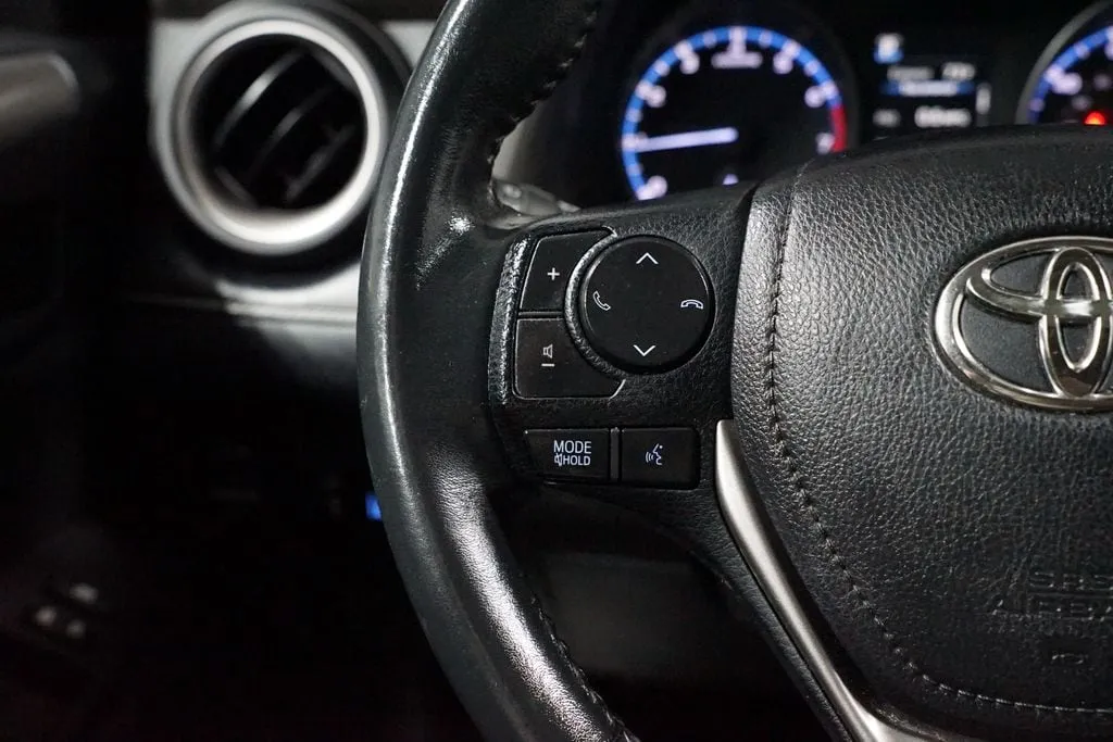 2018 Toyota RAV4 XLE thumbnail 14