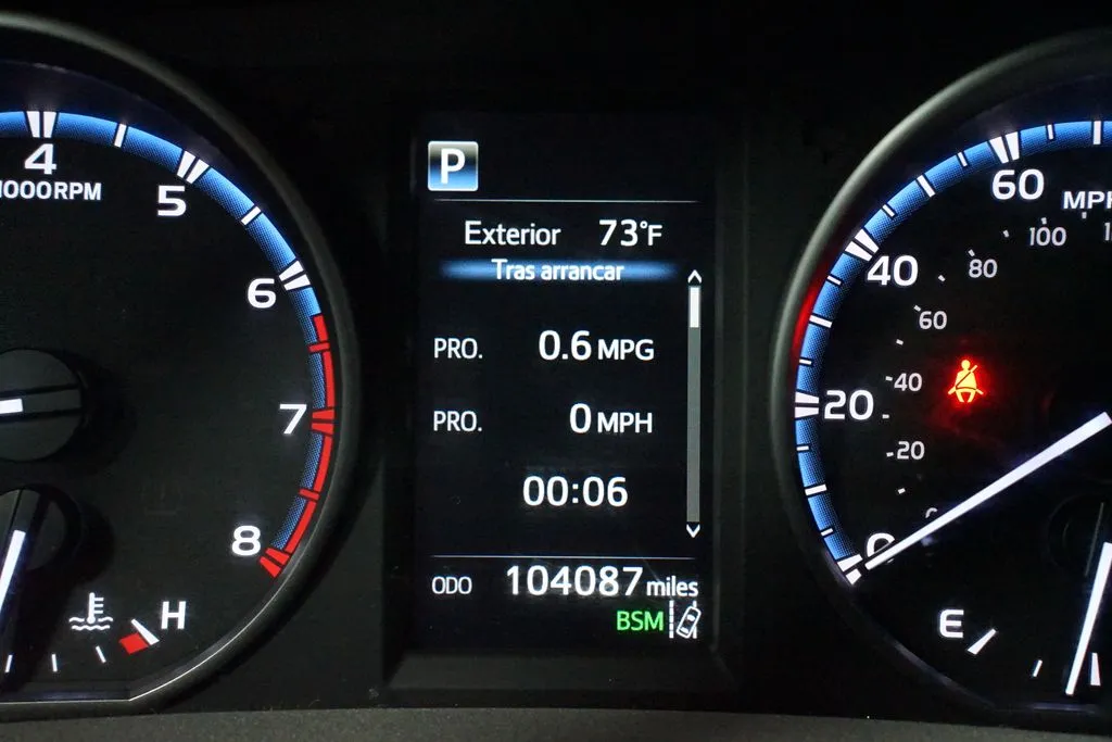 2018 Toyota RAV4 XLE thumbnail 16