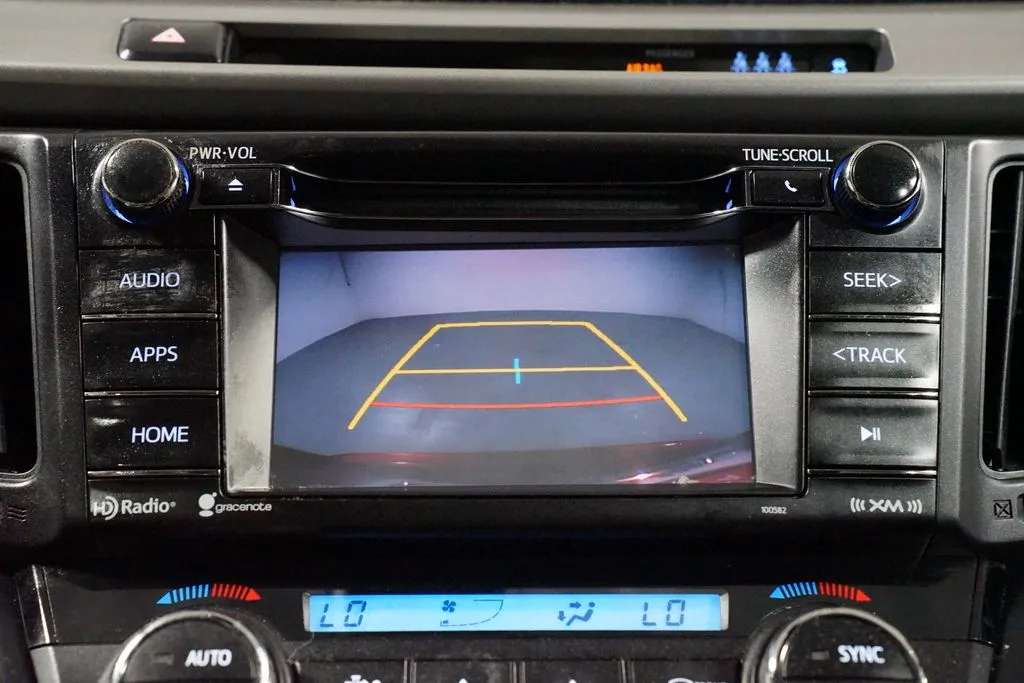 2018 Toyota RAV4 XLE thumbnail 18