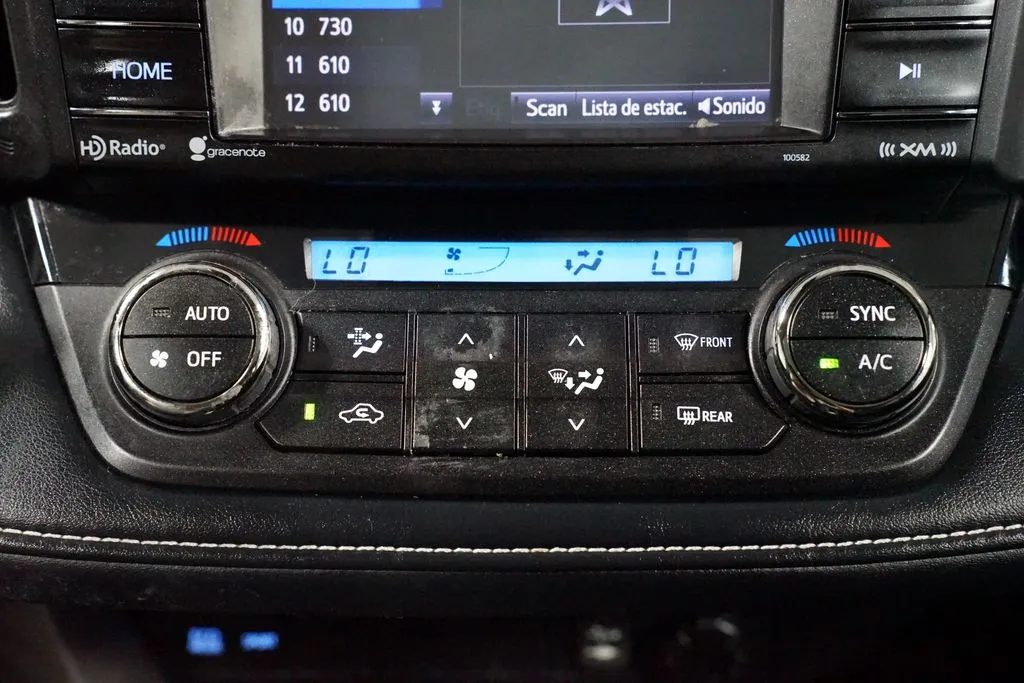 2018 Toyota RAV4 XLE thumbnail 19