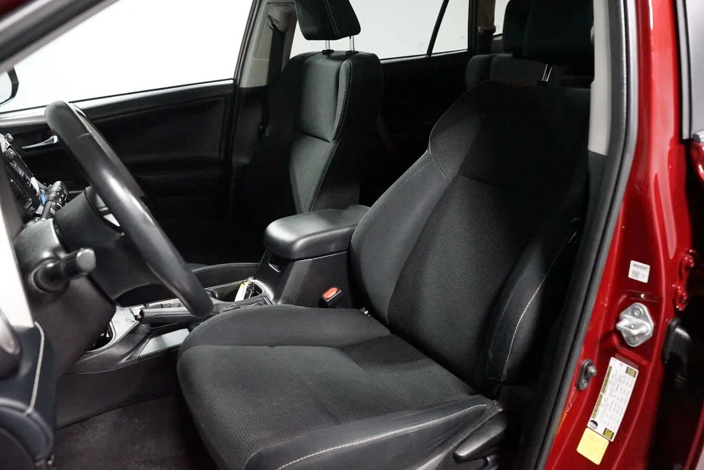 2018 Toyota RAV4 XLE thumbnail 25