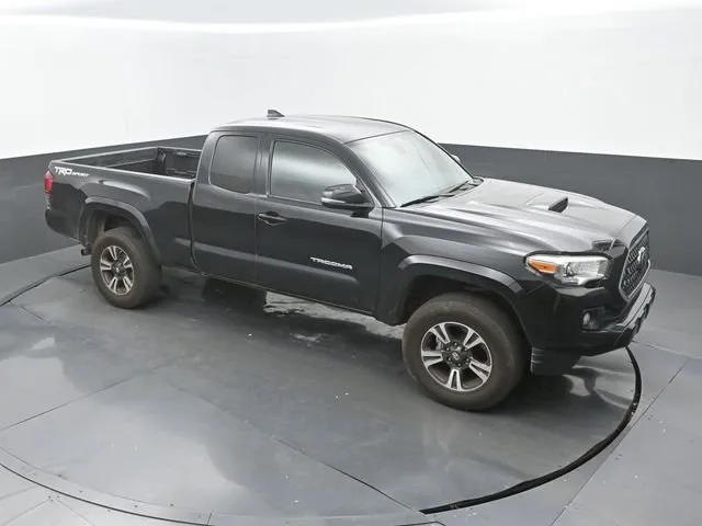 2018 Toyota Tacoma TRD Sport thumbnail 13