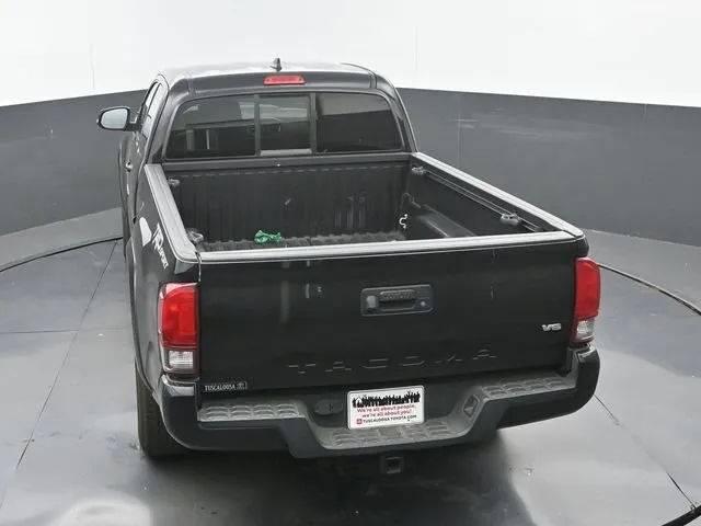 2018 Toyota Tacoma TRD Sport thumbnail 15