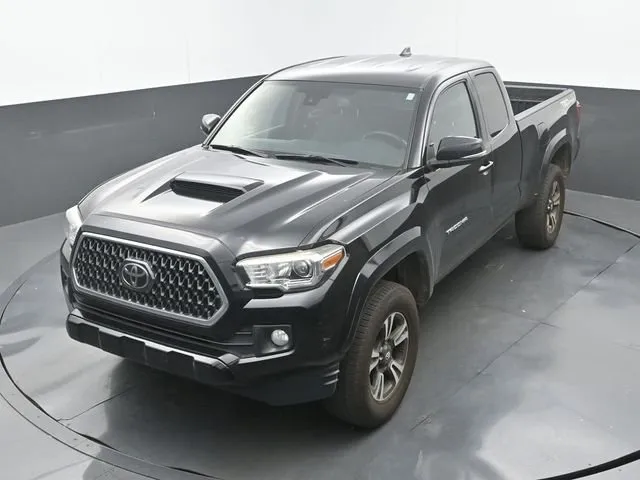 2018 Toyota Tacoma TRD Sport thumbnail 16