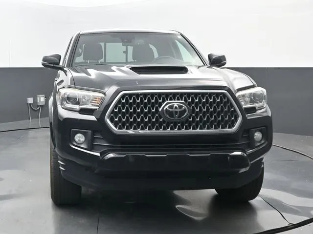 2018 Toyota Tacoma TRD Sport thumbnail 5