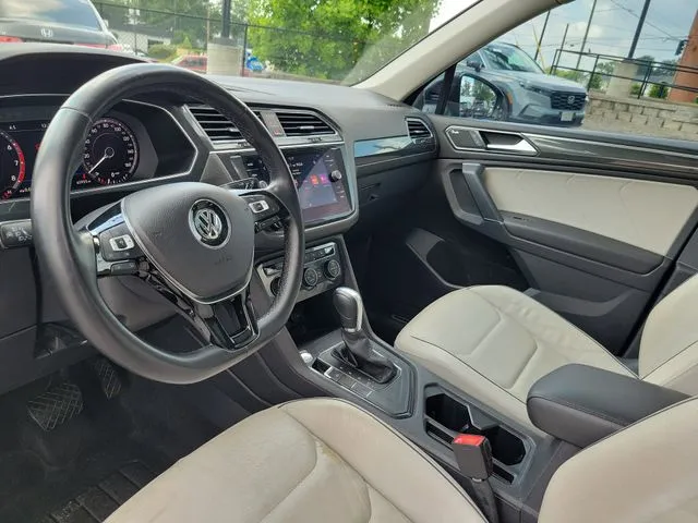2018 Volkswagen Tiguan 2.0T SEL Premium thumbnail 13