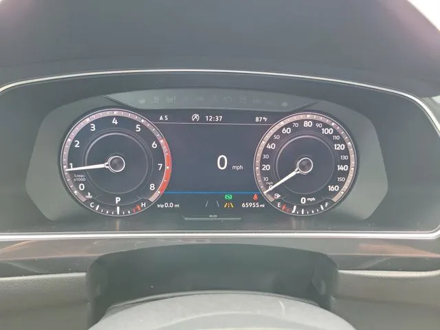 2018 Volkswagen Tiguan 2.0T SEL Premium thumbnail 16