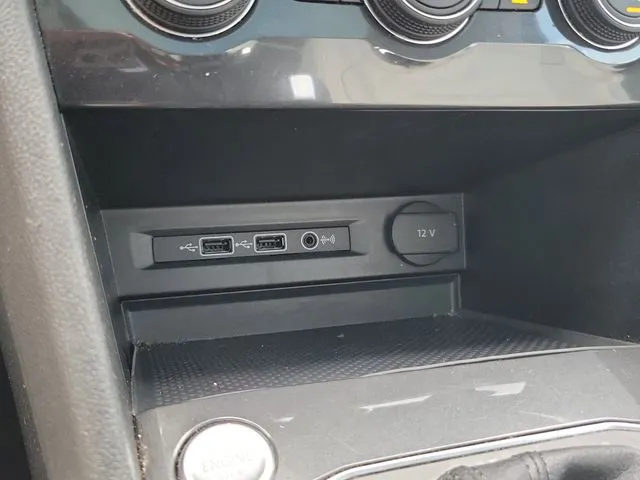 2018 Volkswagen Tiguan 2.0T SEL Premium thumbnail 24