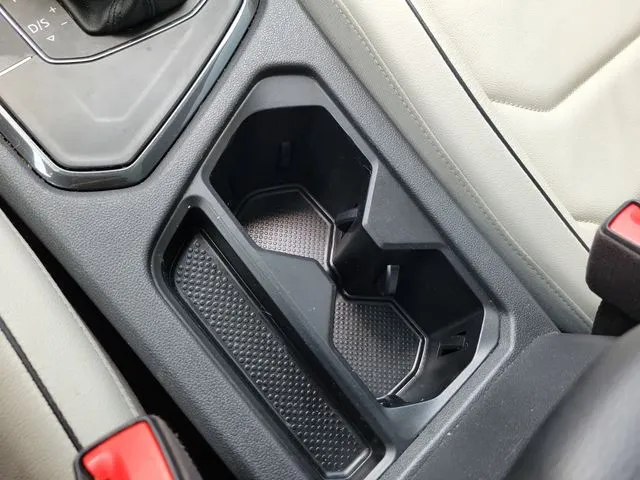 2018 Volkswagen Tiguan 2.0T SEL Premium thumbnail 26