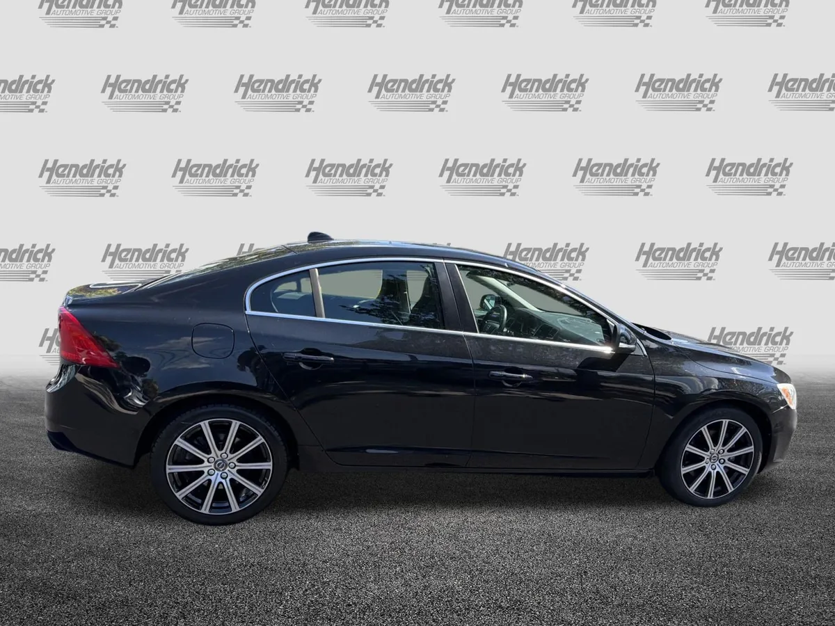 2018 Volvo S60 Inscription thumbnail 10