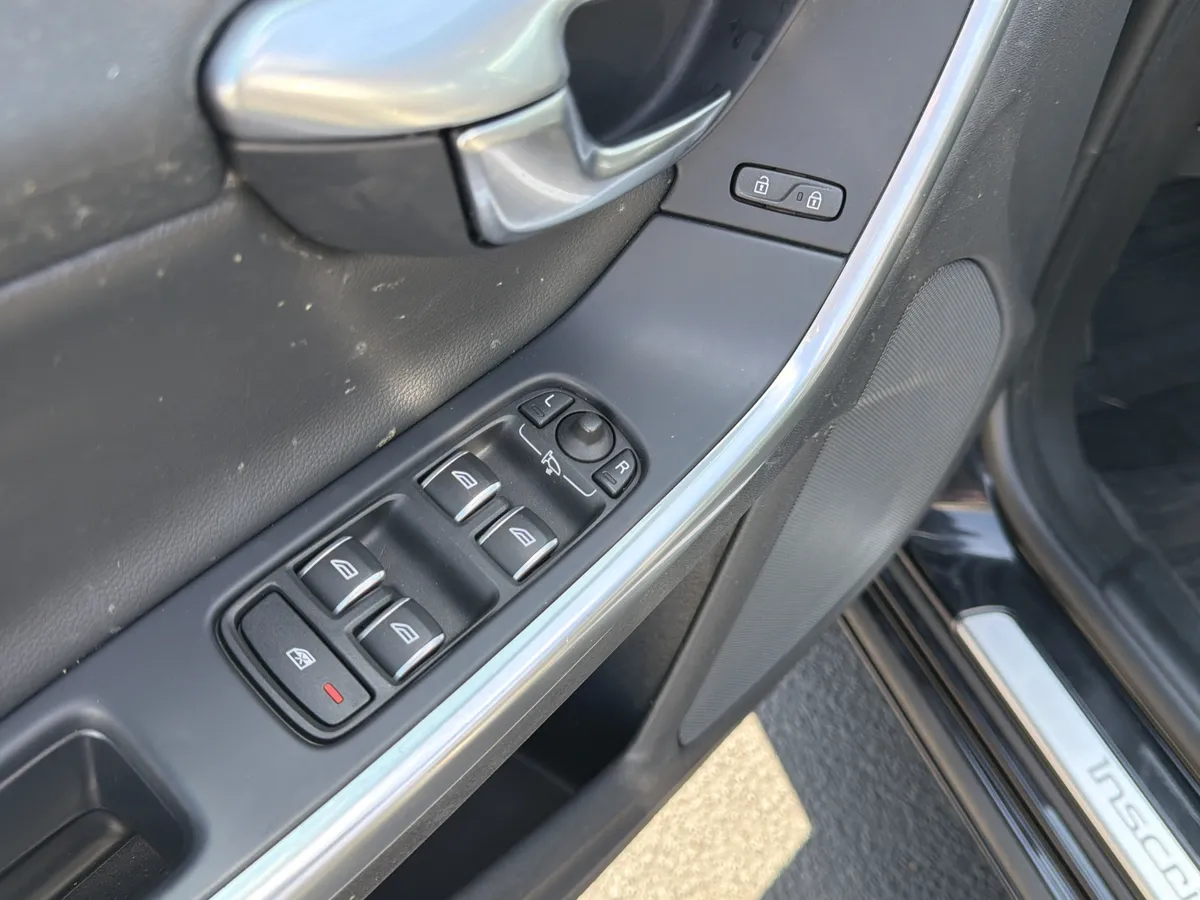 2018 Volvo S60 Inscription thumbnail 14