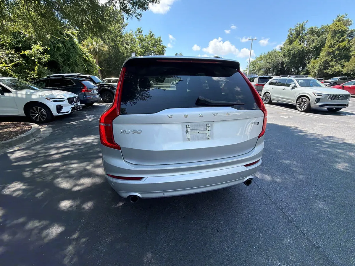 2018 Volvo XC90 Momentum thumbnail 10