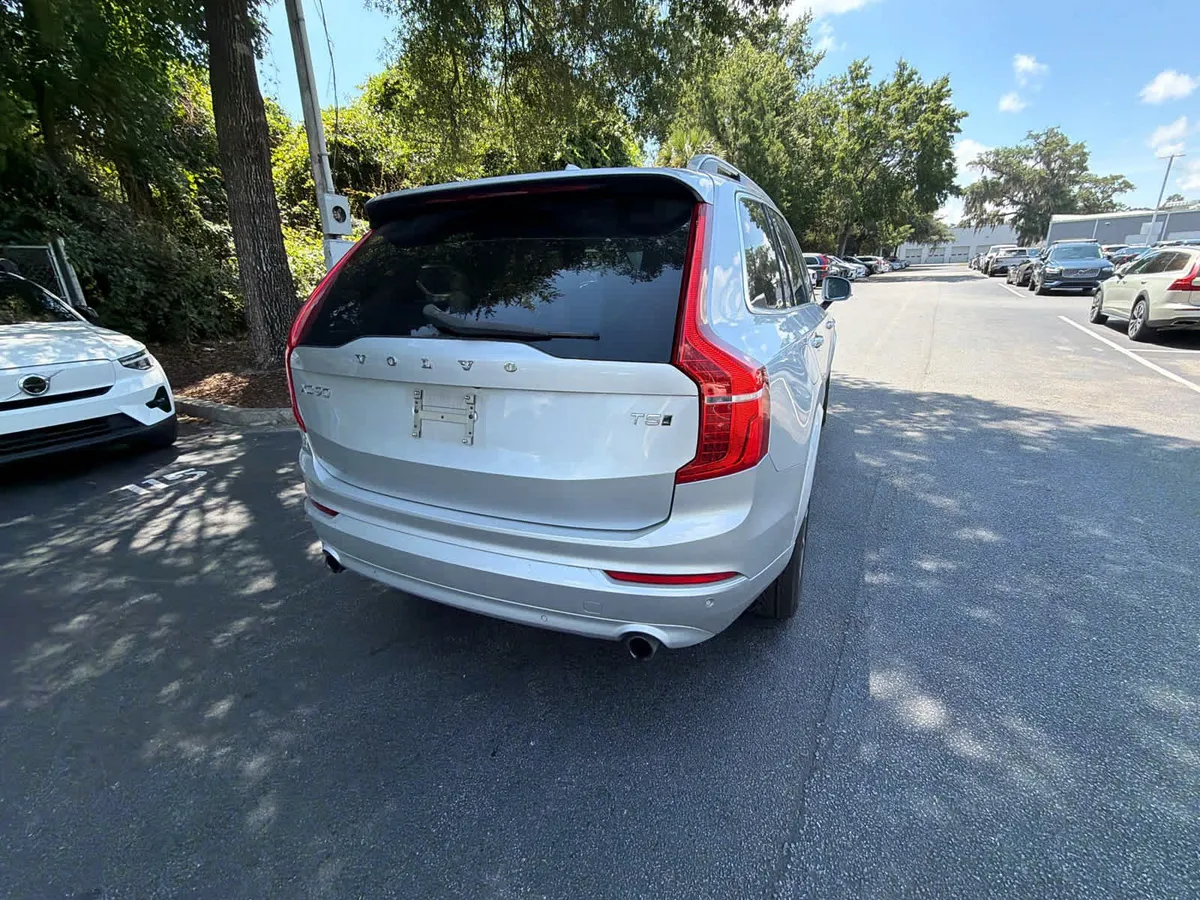 2018 Volvo XC90 Momentum thumbnail 11