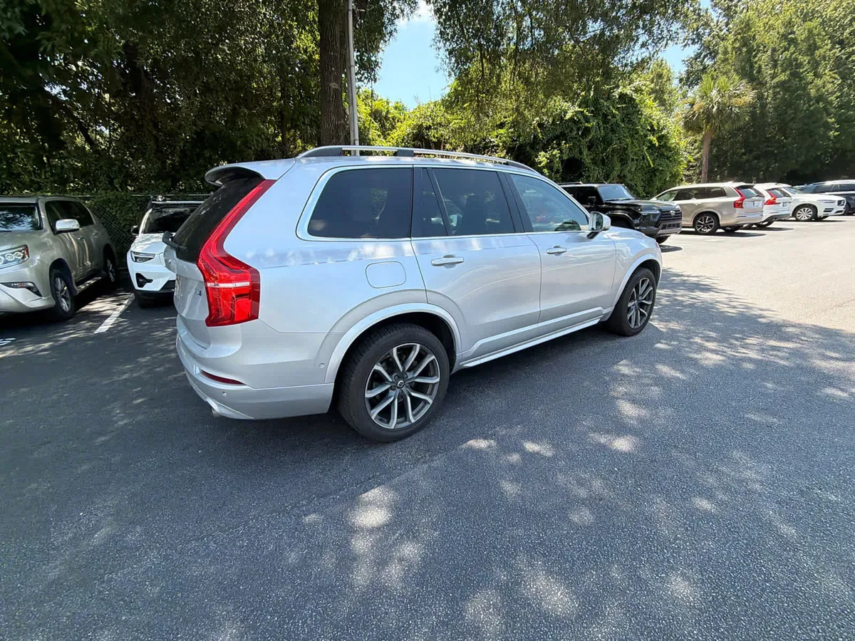 2018 Volvo XC90 Momentum thumbnail 13
