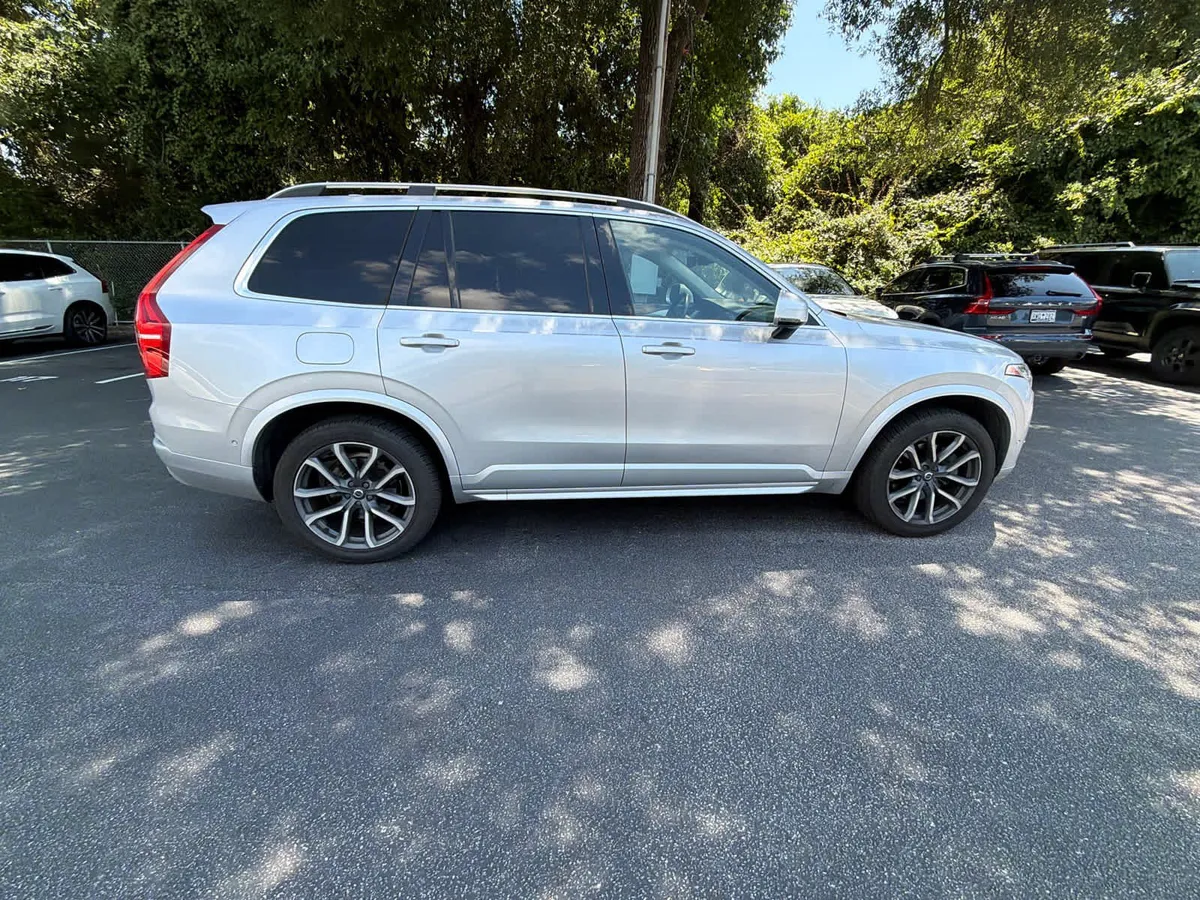2018 Volvo XC90 Momentum thumbnail 14