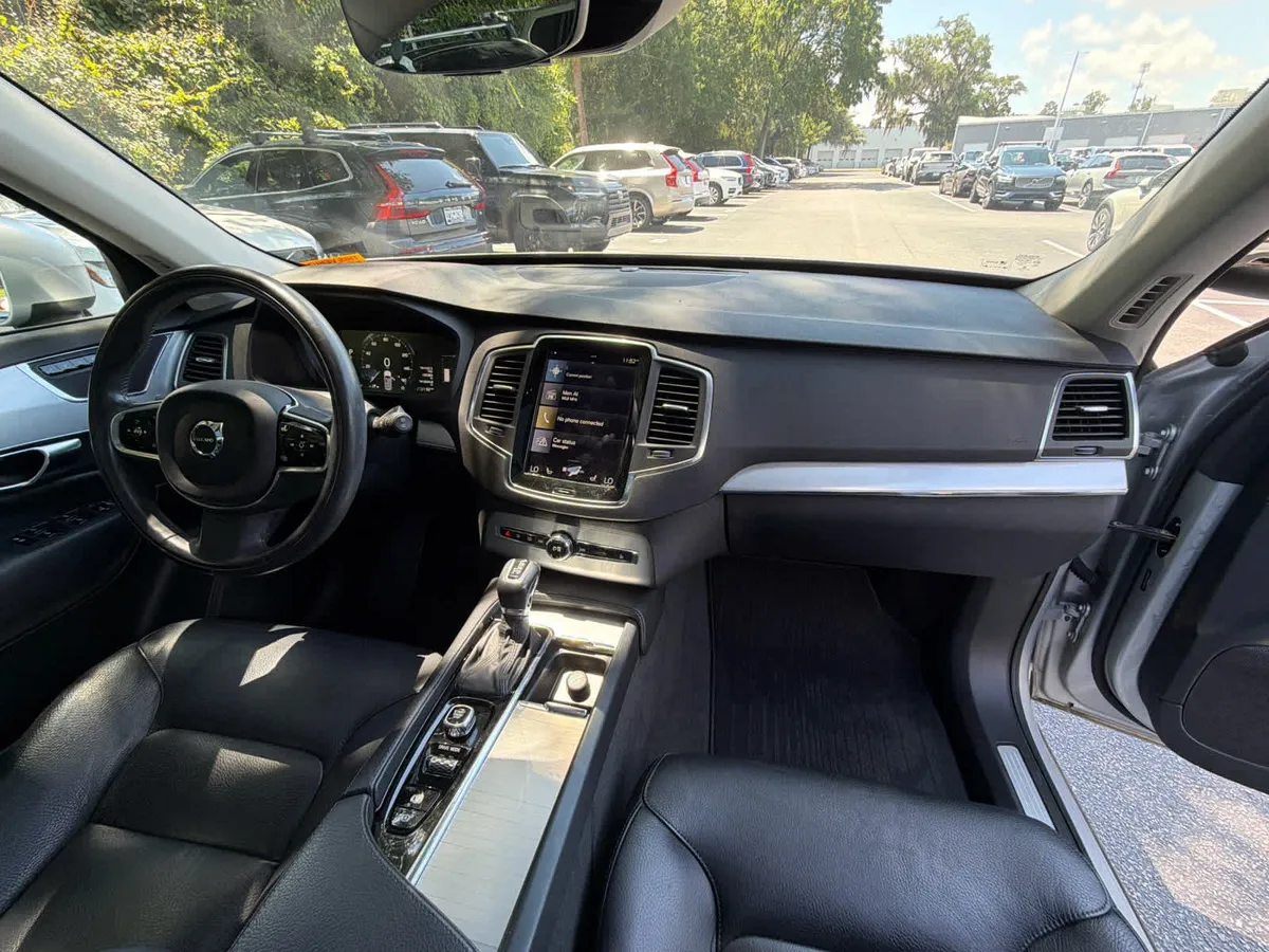 2018 Volvo XC90 Momentum thumbnail 17