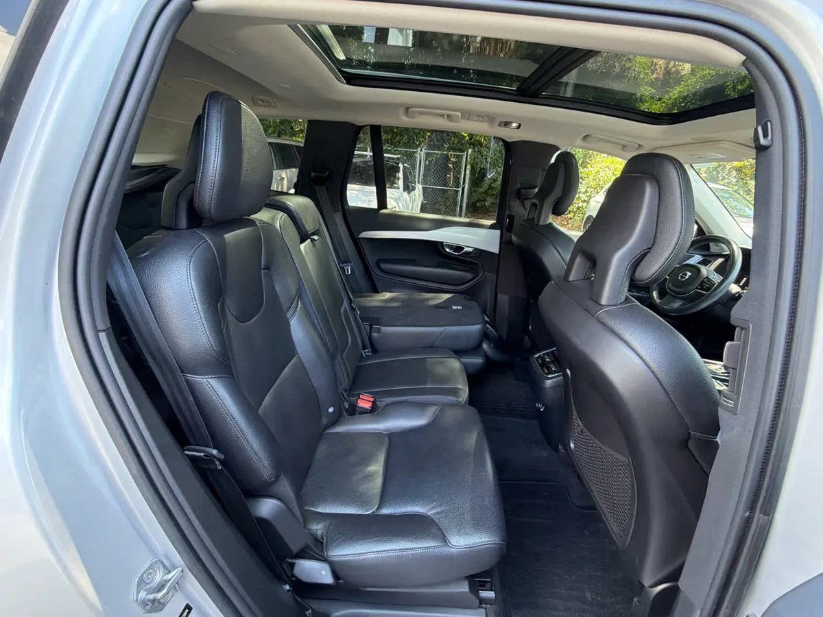 2018 Volvo XC90 Momentum thumbnail 18