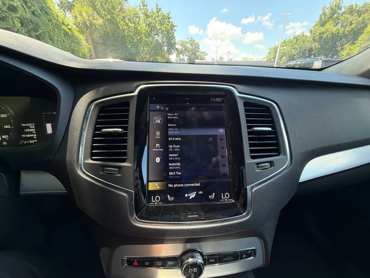 2018 Volvo XC90 Momentum thumbnail 31