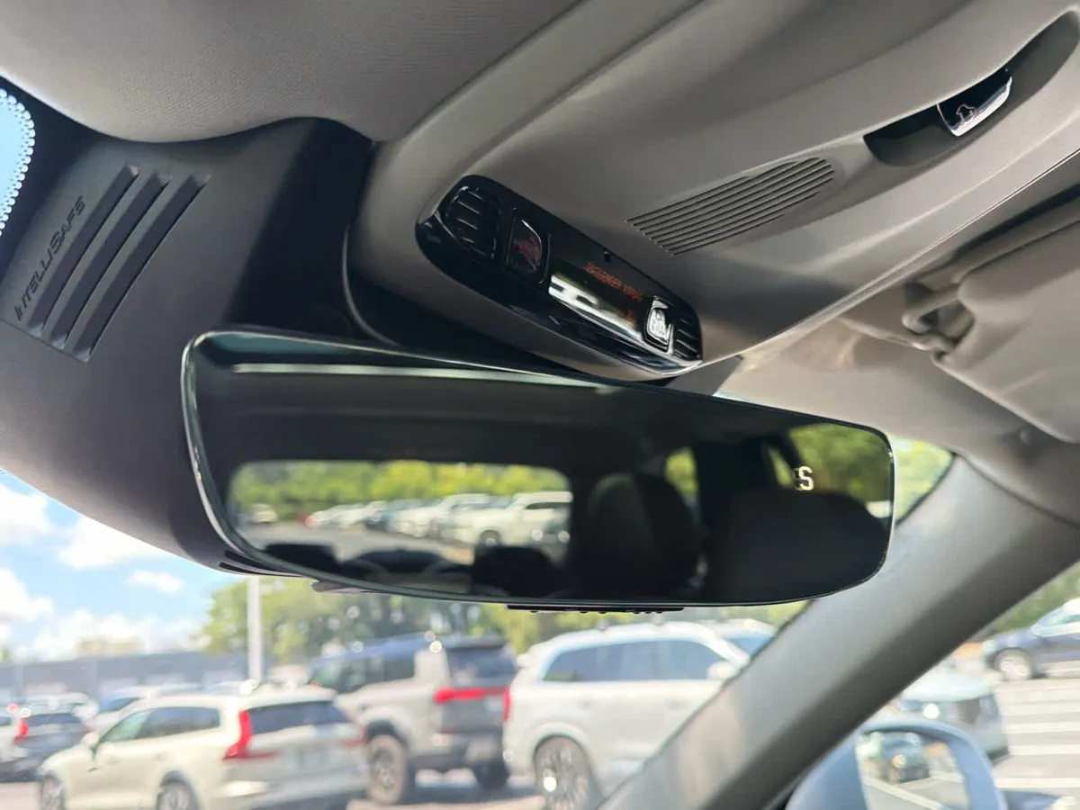 2018 Volvo XC90 Momentum thumbnail 32