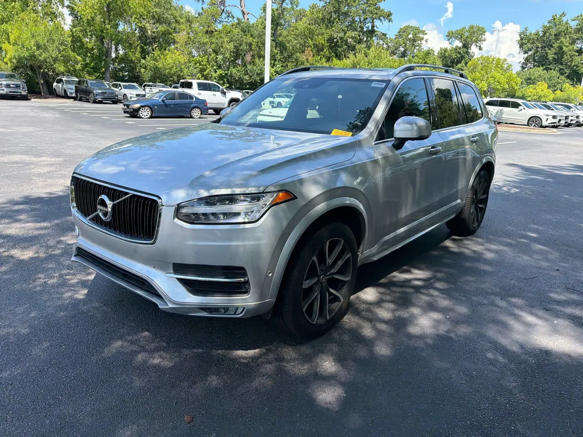 2018 Volvo XC90 Momentum thumbnail 6