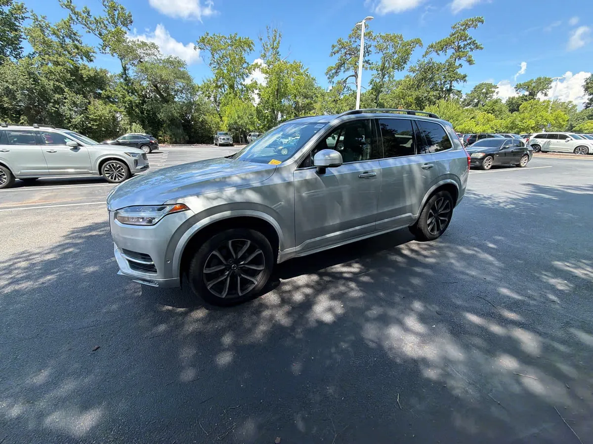 2018 Volvo XC90 Momentum thumbnail 7