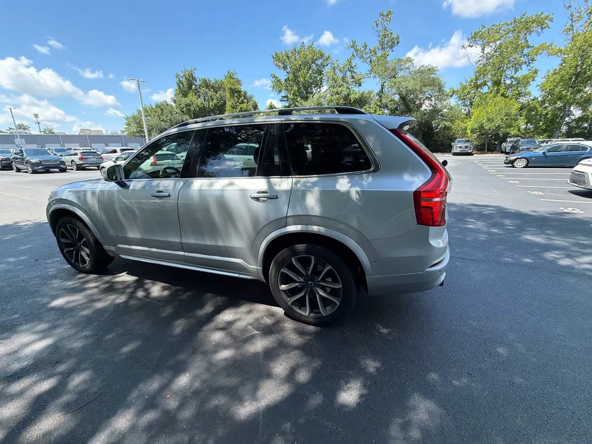 2018 Volvo XC90 Momentum thumbnail 8