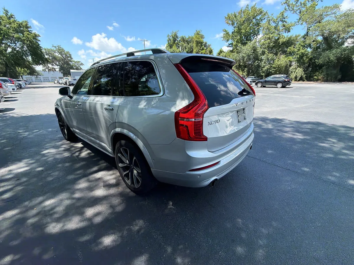 2018 Volvo XC90 Momentum thumbnail 9