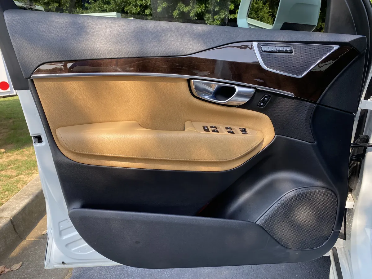 2018 Volvo XC90 Momentum thumbnail 12