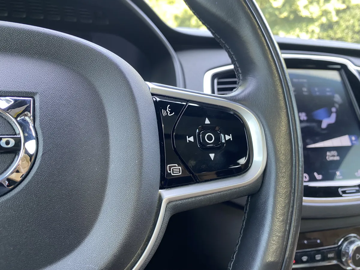 2018 Volvo XC90 Momentum thumbnail 17