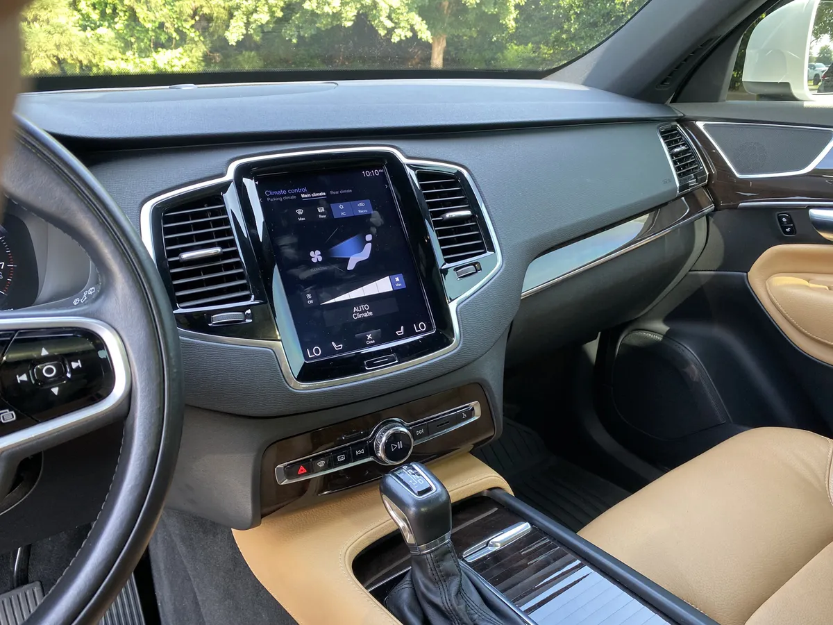 2018 Volvo XC90 Momentum thumbnail 20