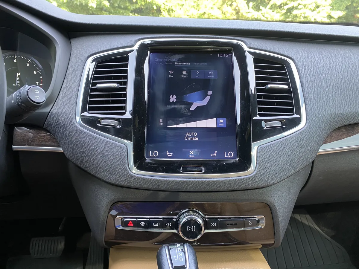 2018 Volvo XC90 Momentum thumbnail 21