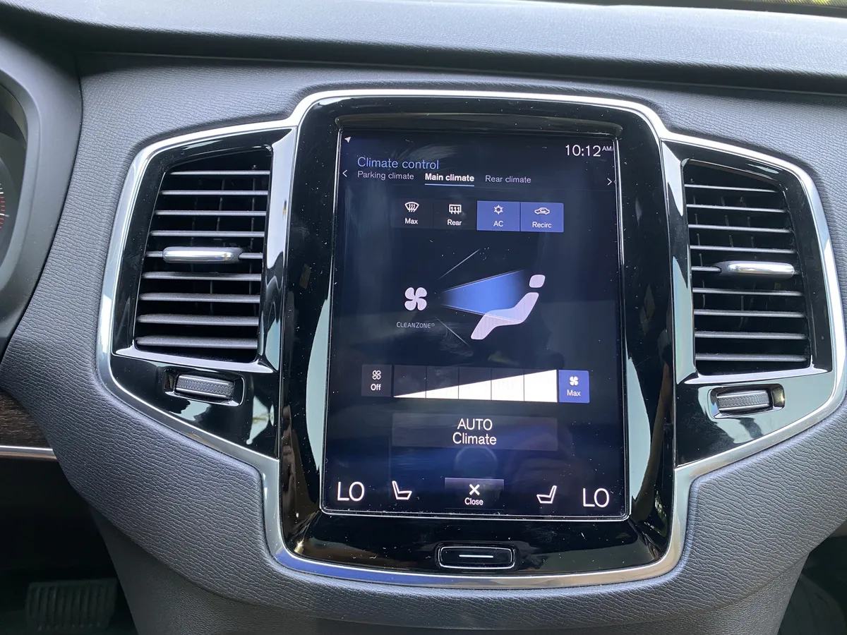 2018 Volvo XC90 Momentum thumbnail 22