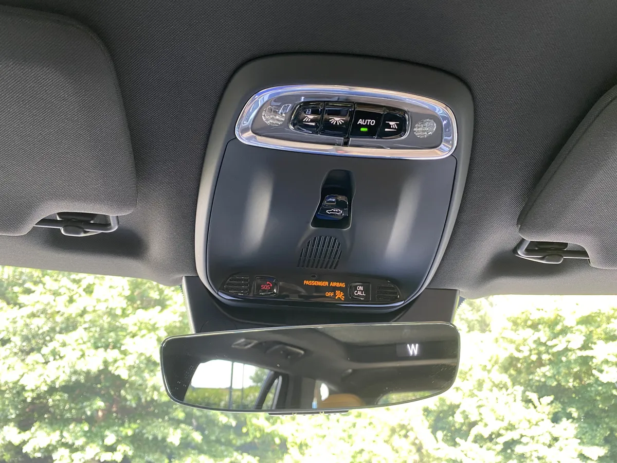 2018 Volvo XC90 Momentum thumbnail 28
