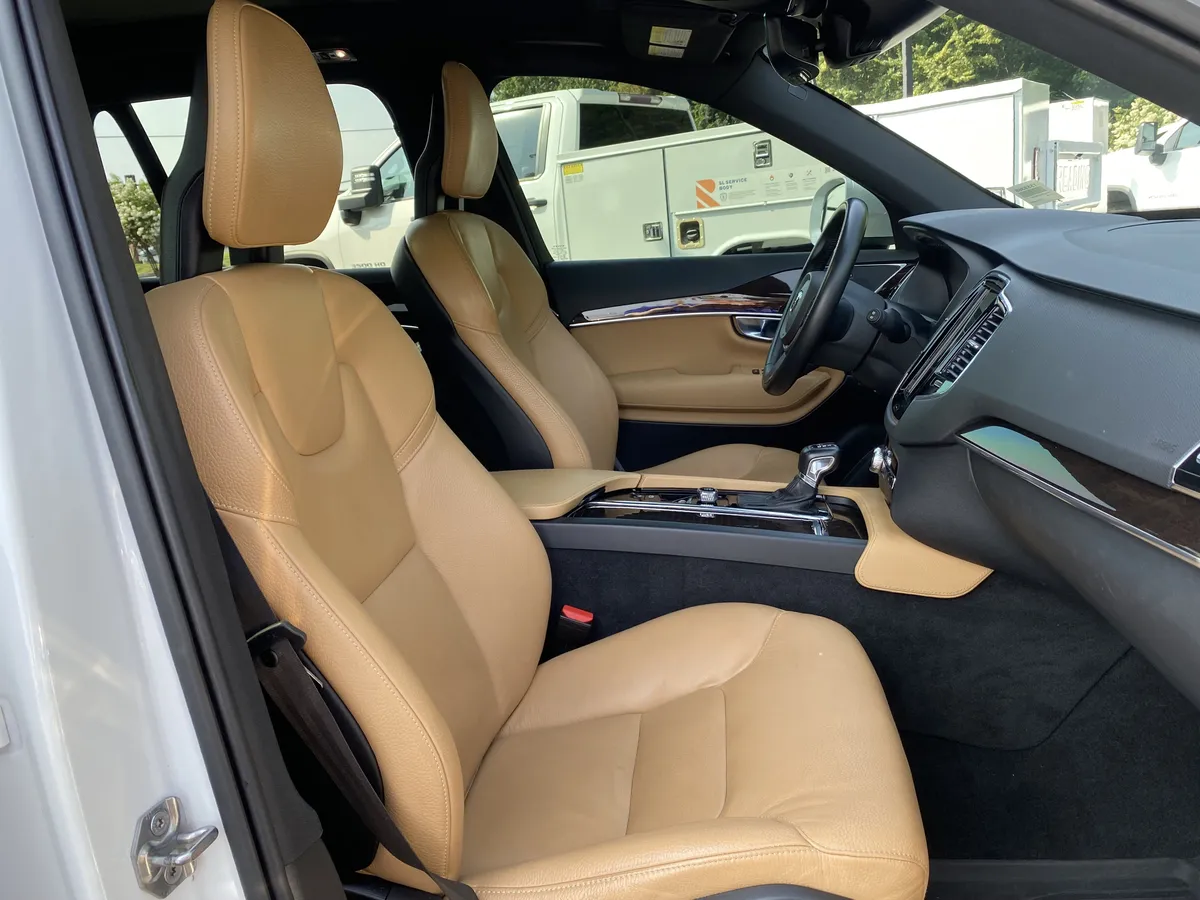 2018 Volvo XC90 Momentum thumbnail 31