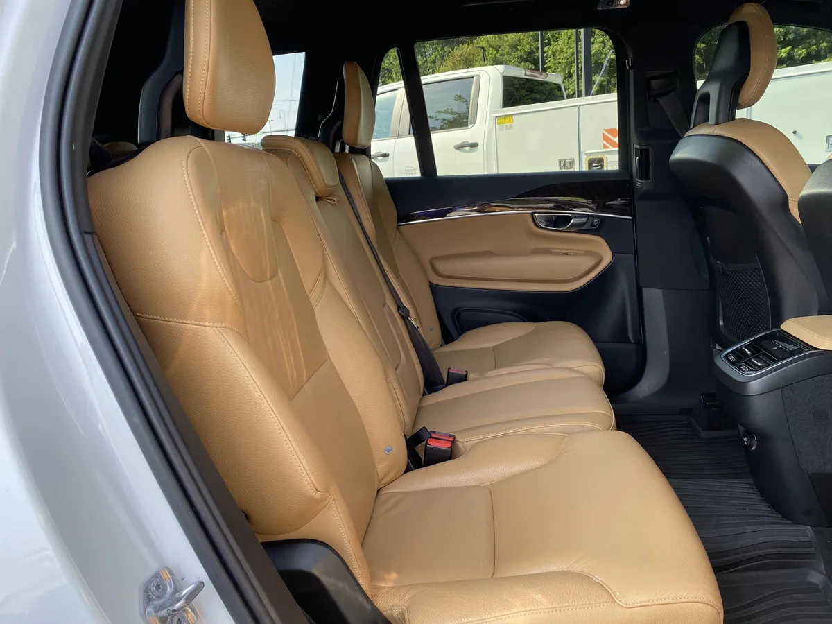 2018 Volvo XC90 Momentum thumbnail 32