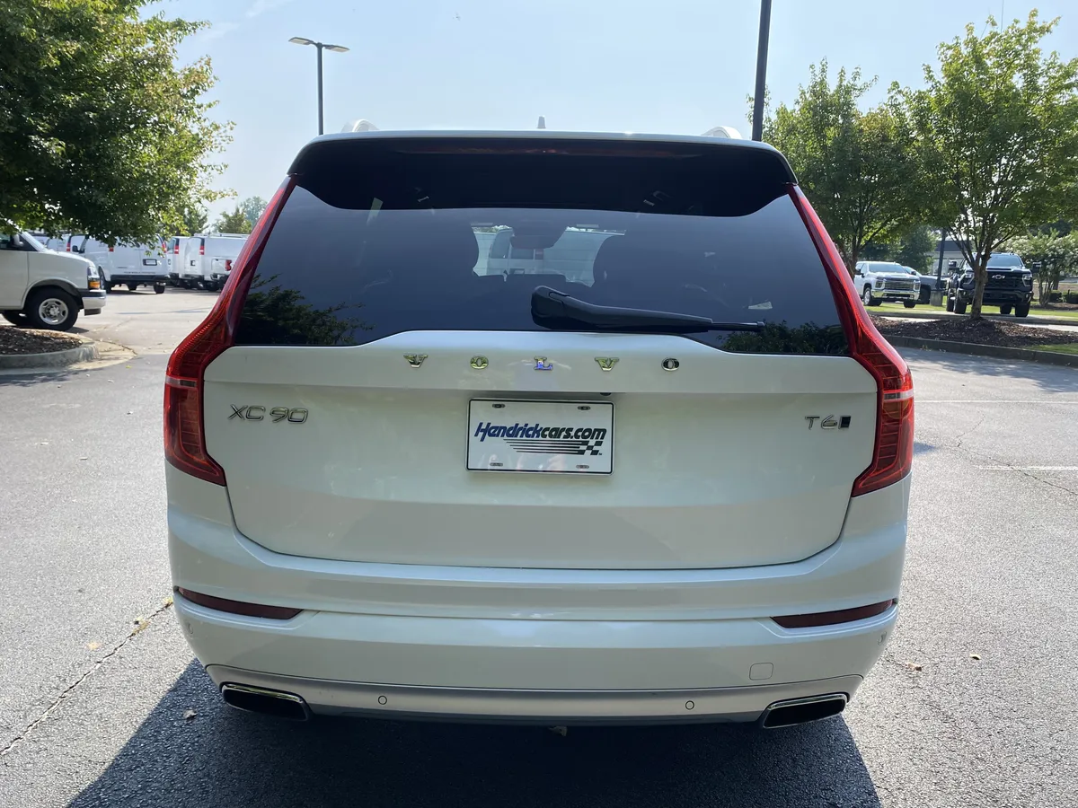 2018 Volvo XC90 Momentum thumbnail 7