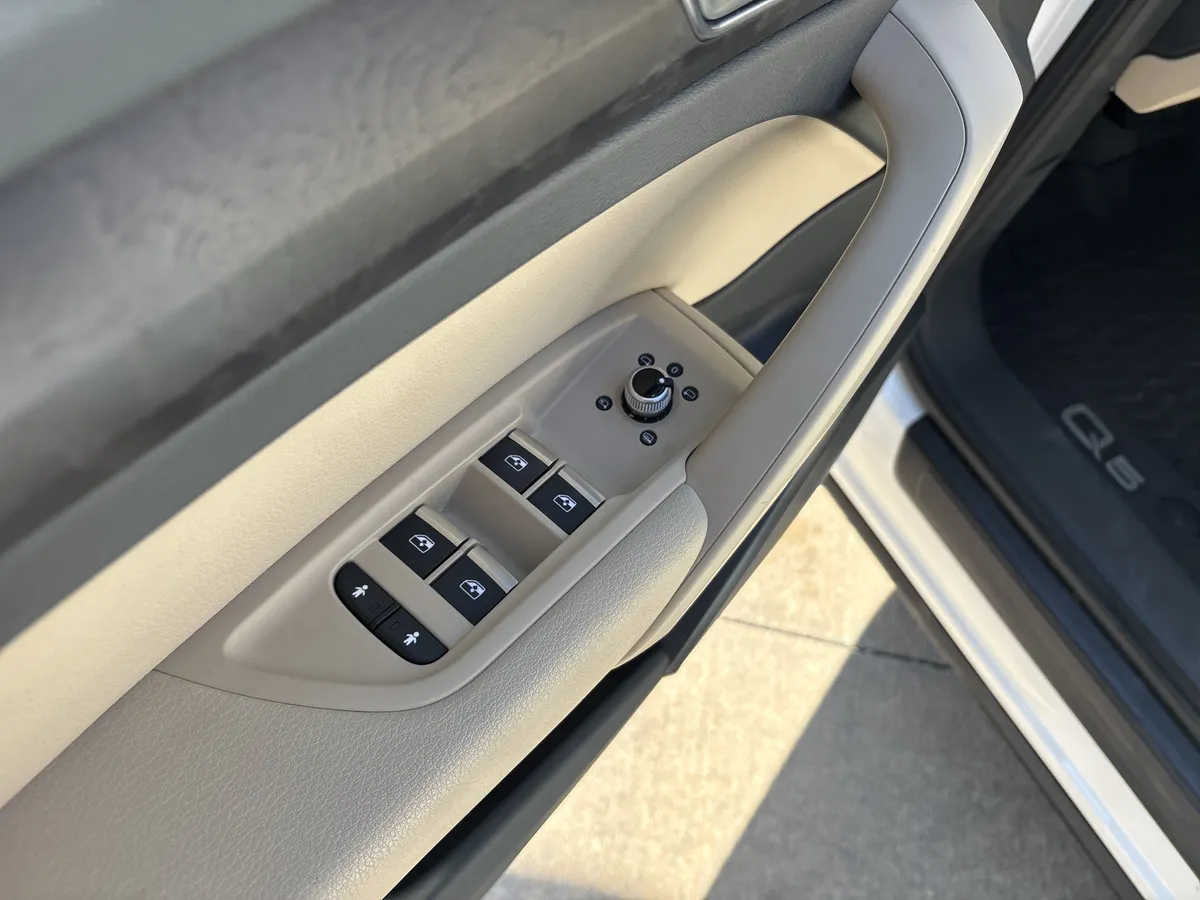 2019 Audi Q5 Premium thumbnail 14