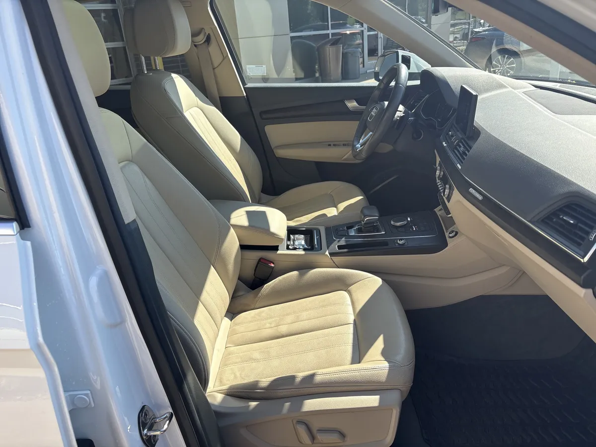 2019 Audi Q5 Premium thumbnail 32