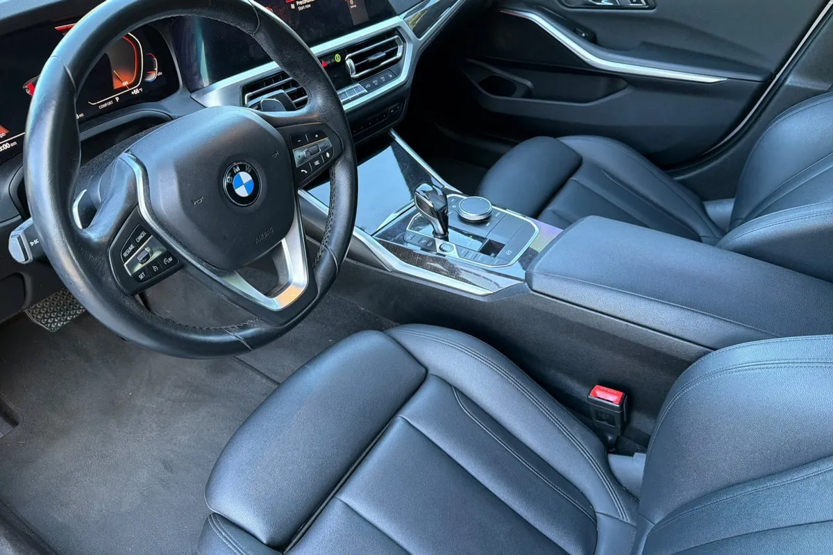 2019 BMW 3 Series 330i thumbnail 10