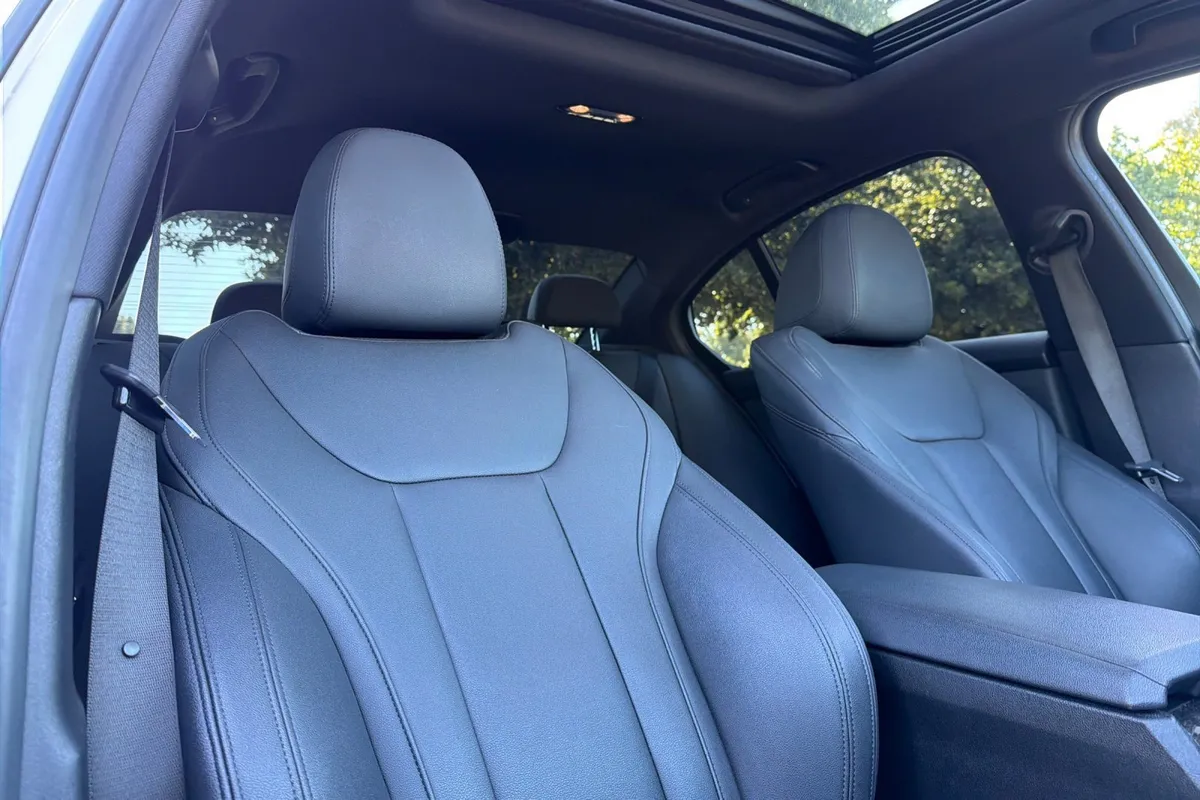 2019 BMW 3 Series 330i thumbnail 19