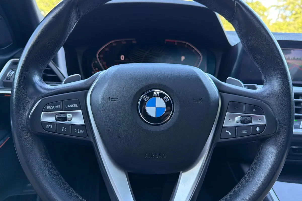 2019 BMW 3 Series 330i thumbnail 28