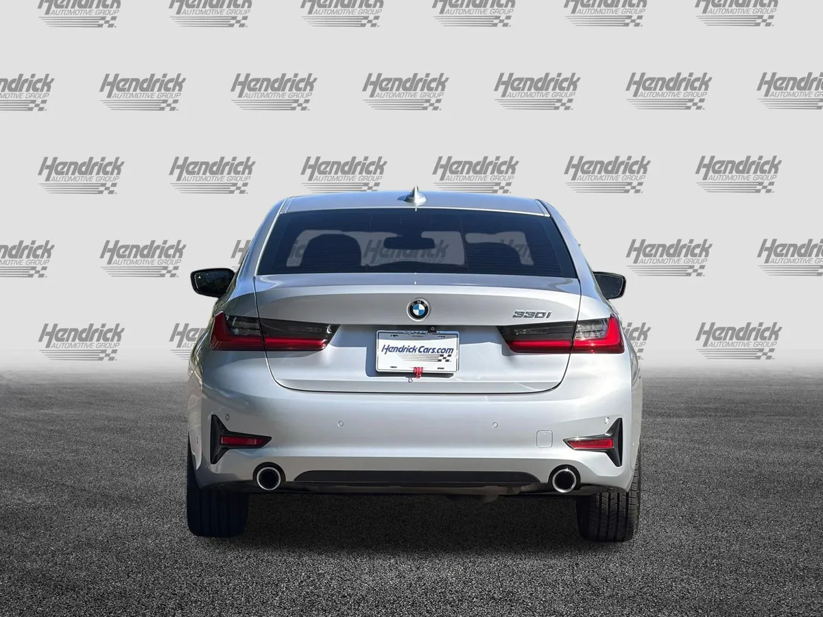 2019 BMW 3 Series 330i thumbnail 5