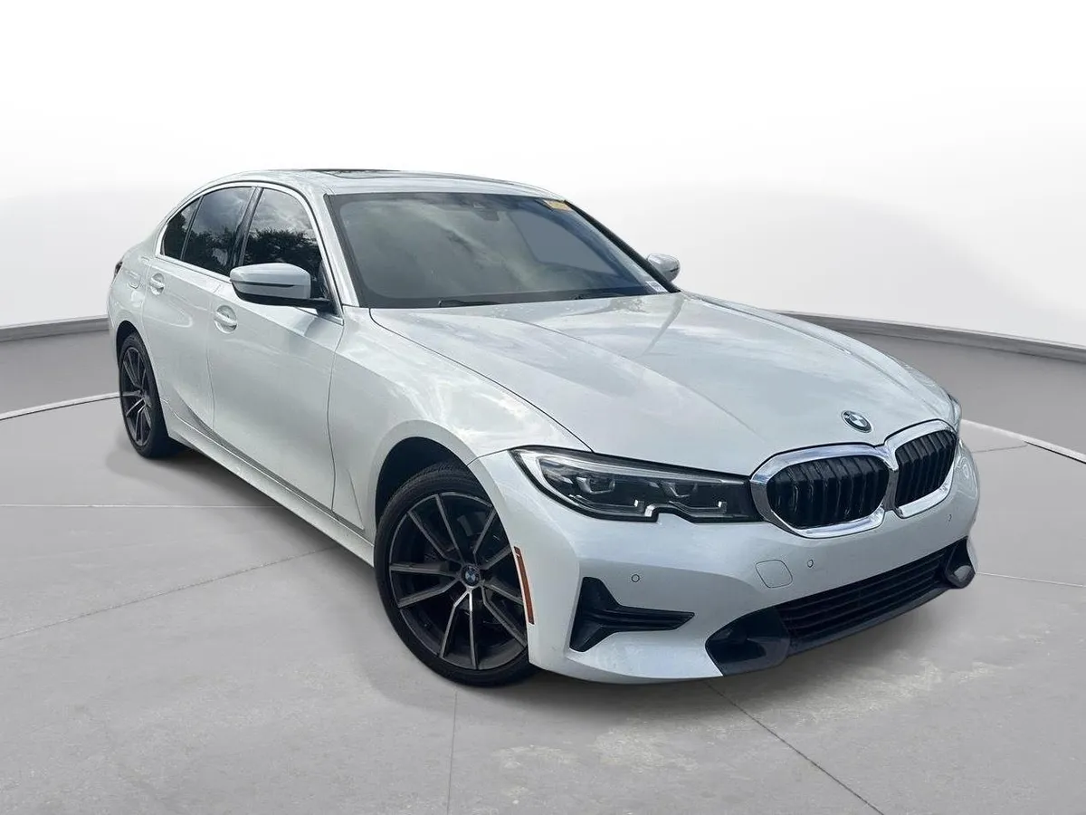 2019 BMW 3 Series 330i xDrive thumbnail 4