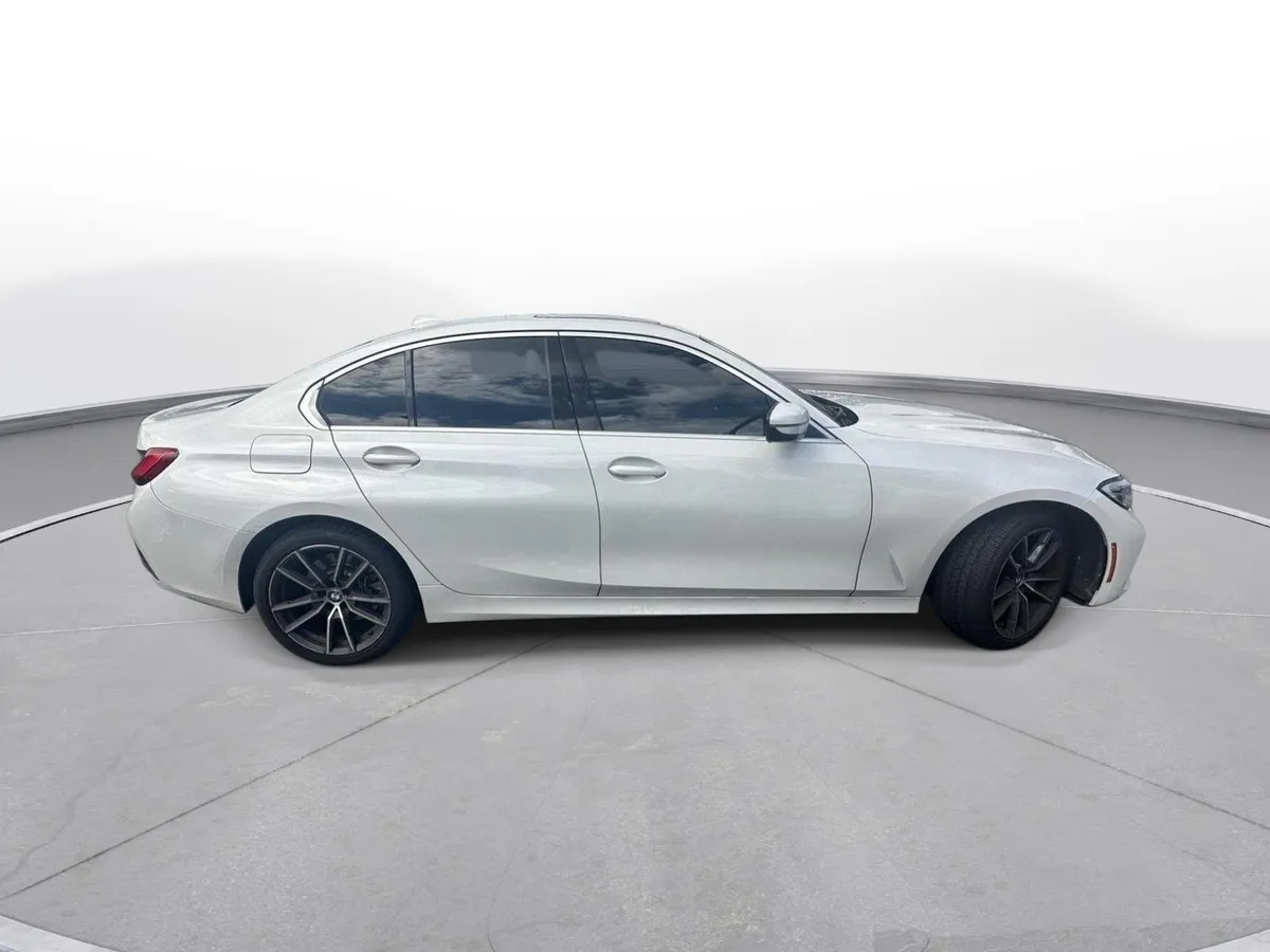 2019 BMW 3 Series 330i xDrive thumbnail 5