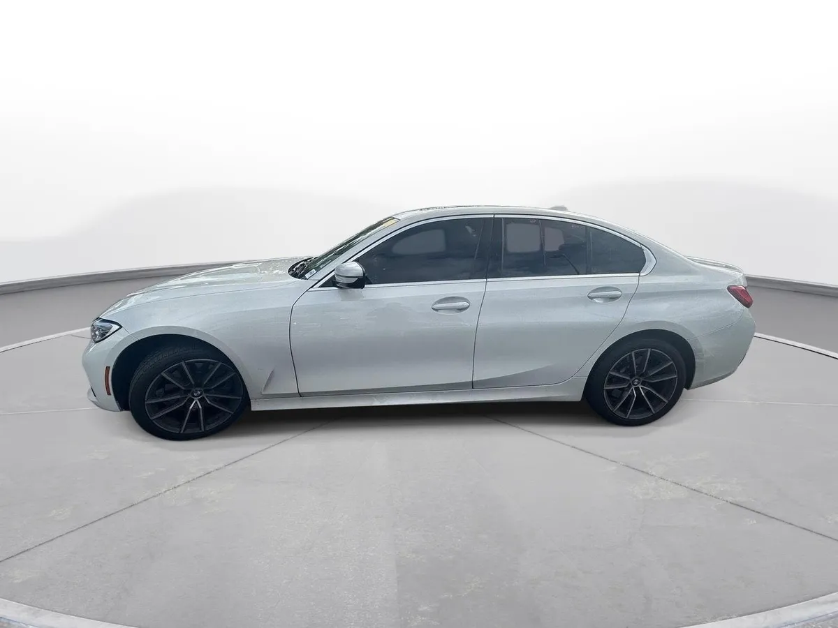 2019 BMW 3 Series 330i xDrive thumbnail 9